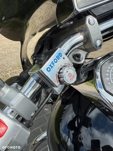 Suzuki Intruder - 6