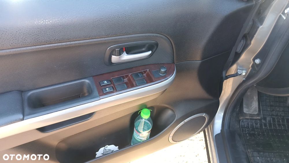 Suzuki Grand Vitara 1.9 DDiS Premium - 18