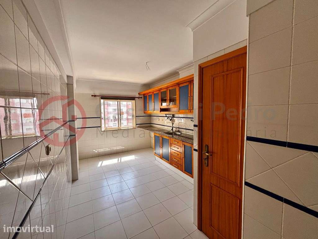 Apartamento T3 com parqueamento em Santa Marta do Pinhal, Corroios - Grande imagem: 5/33