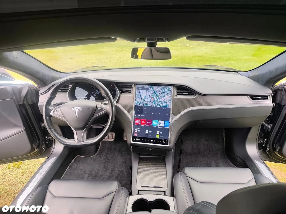 Tesla Model S - 10