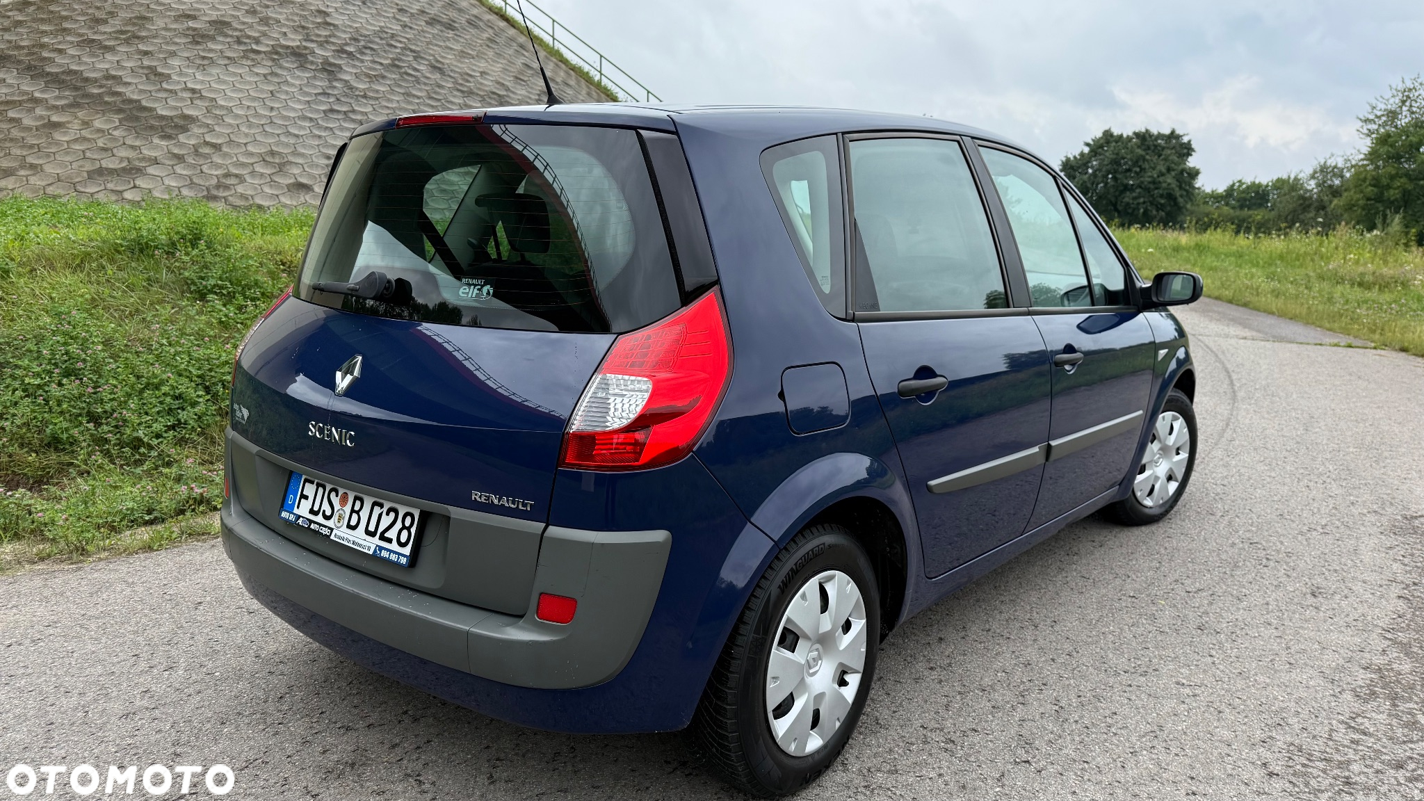 Renault Scenic 1.6 16V Emotion - 2