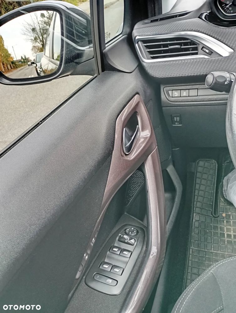 Peugeot 2008 PureTech 82 Urban Move - 3