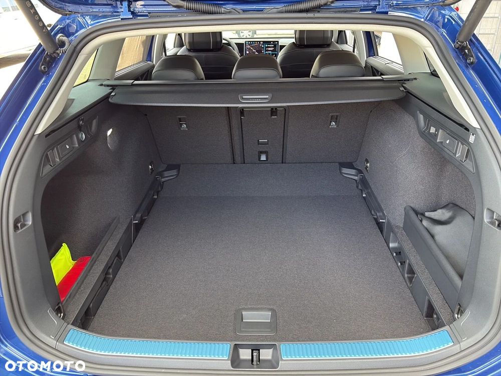 Volkswagen Passat Variant 2.0 TSI Business Plus DSG - 32