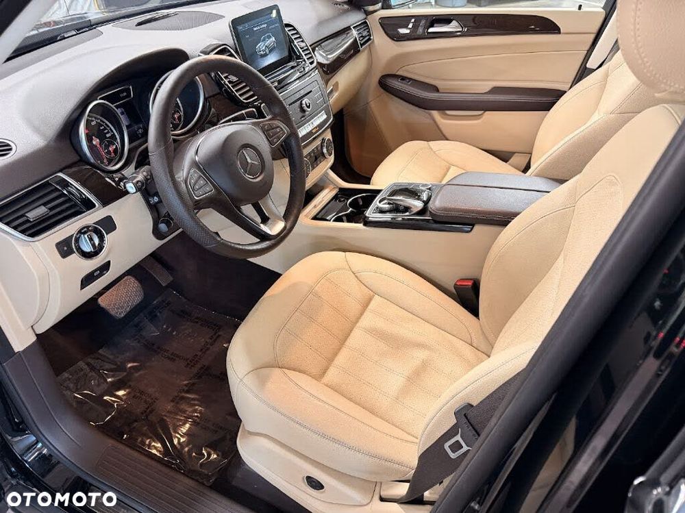 Mercedes-Benz GLE - 9