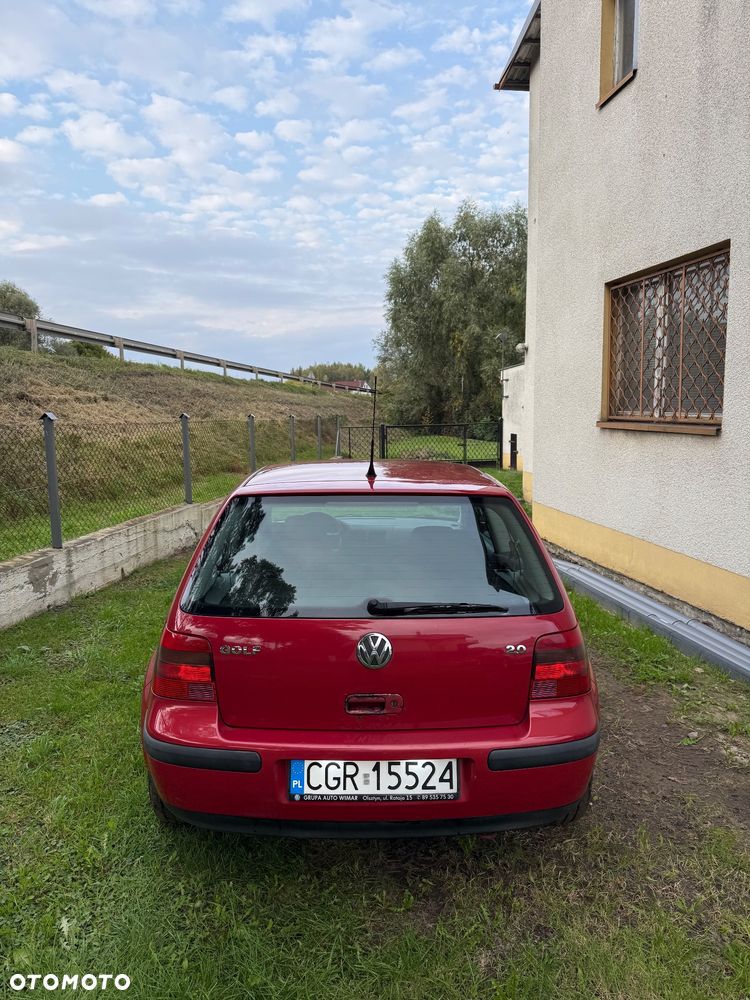 Volkswagen Golf - 6