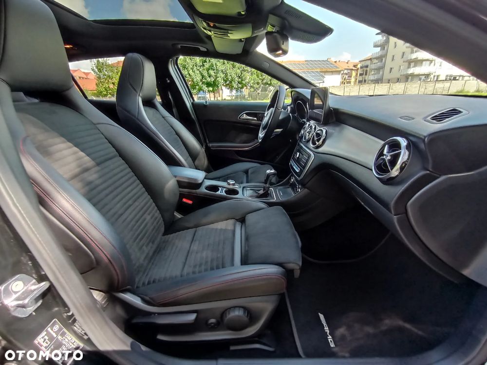 Mercedes-Benz GLA - 24