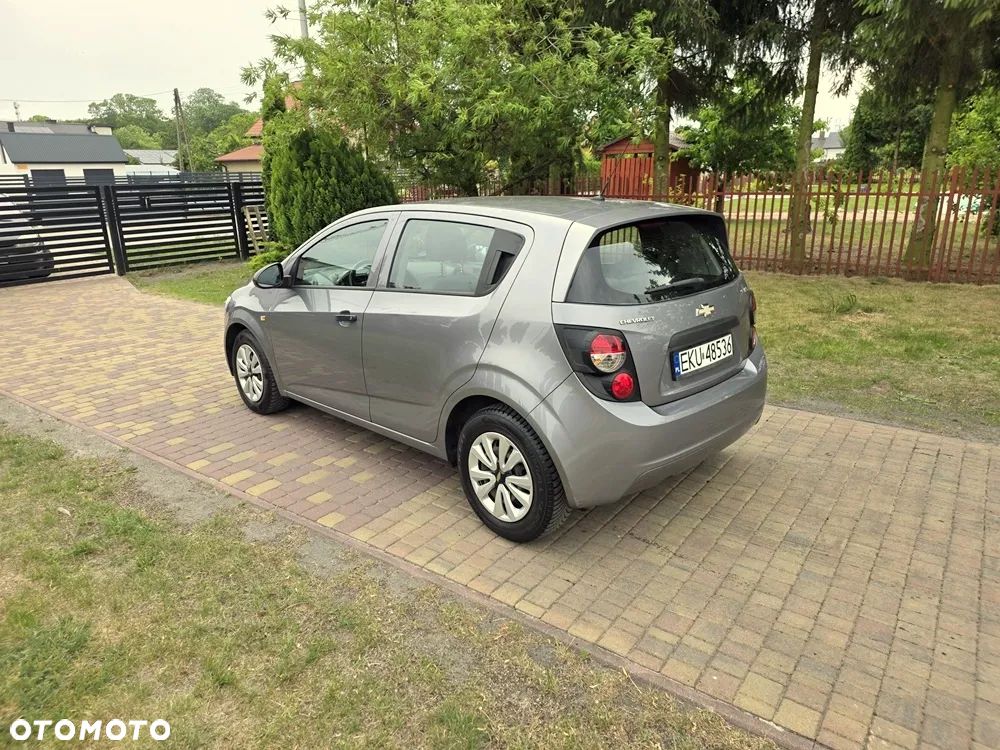 Chevrolet Aveo 1.2 LS - 17