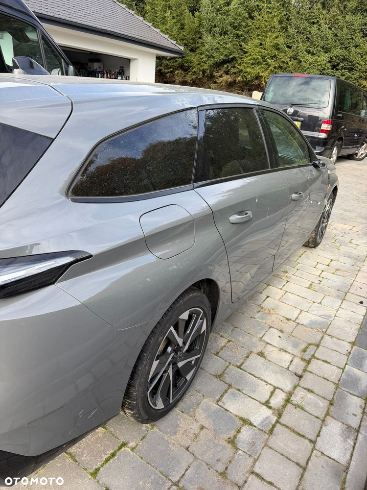 Peugeot 308 1.2 mHEV Active Pack S&S e-DCS6 - 8