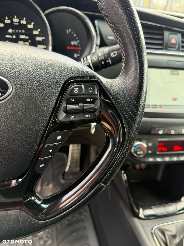 Kia Ceed 1.6 CRDi 136 ISG GT Line - 19