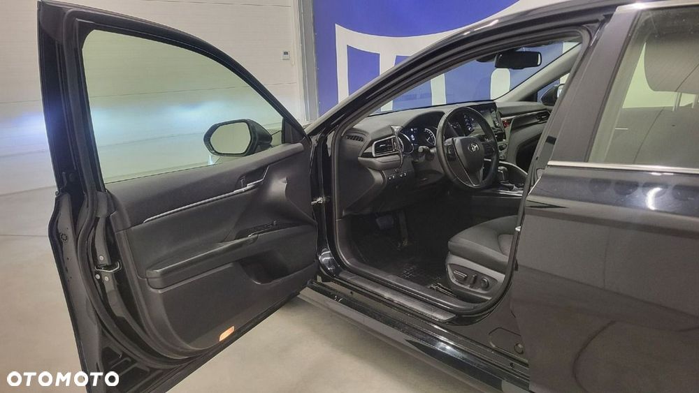 Toyota Camry - 11