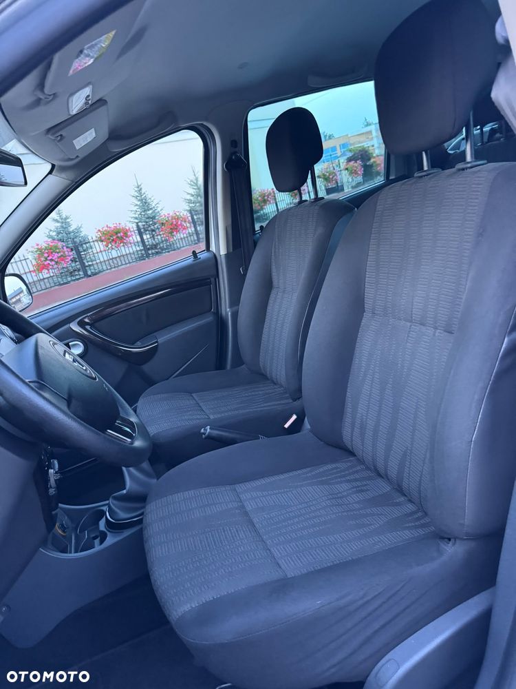 Dacia Duster 1.6 - 8