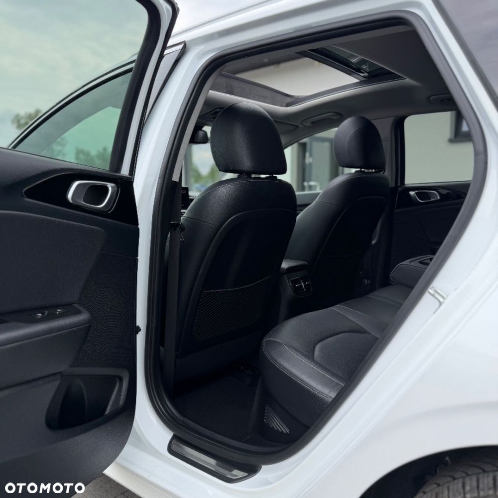Kia Ceed - 21
