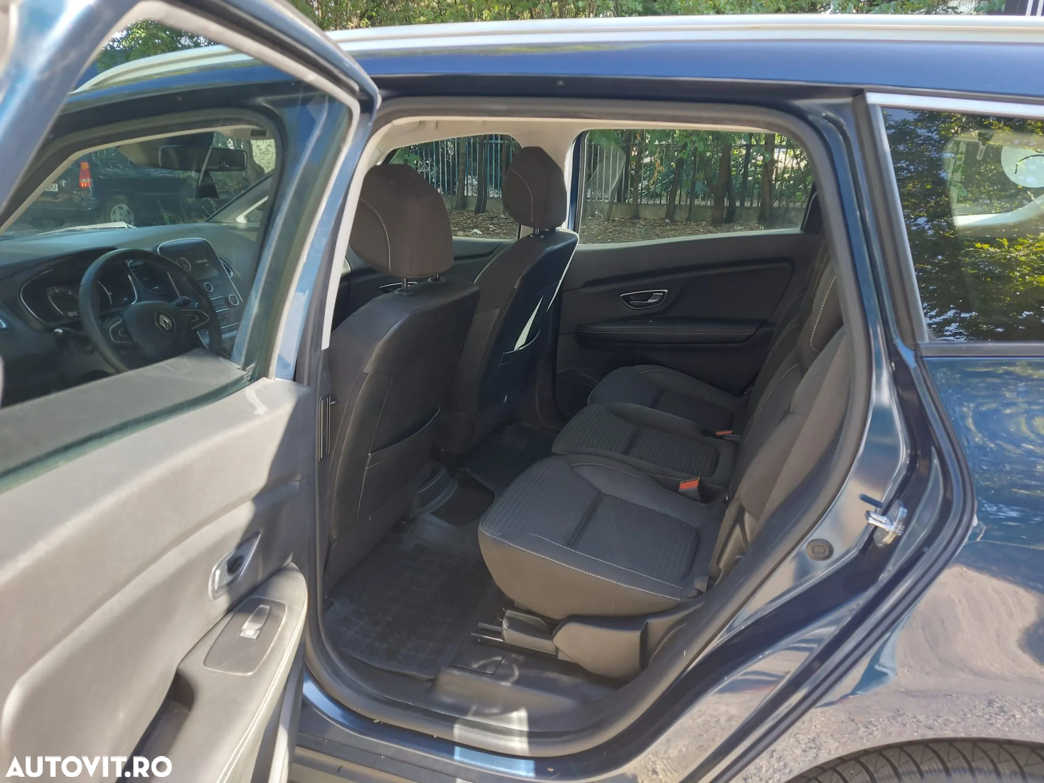 Renault Scenic ENERGY dCi 110 Start & Stop Expression - 11