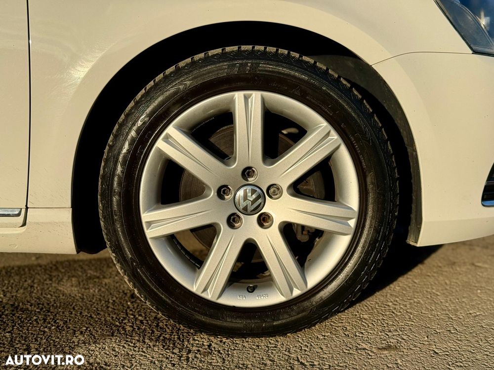 Volkswagen Passat - 13