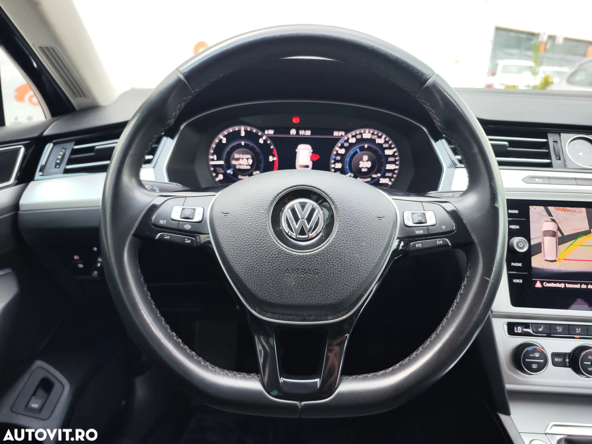 Volkswagen Passat 2.0 TDI R Executive - 16