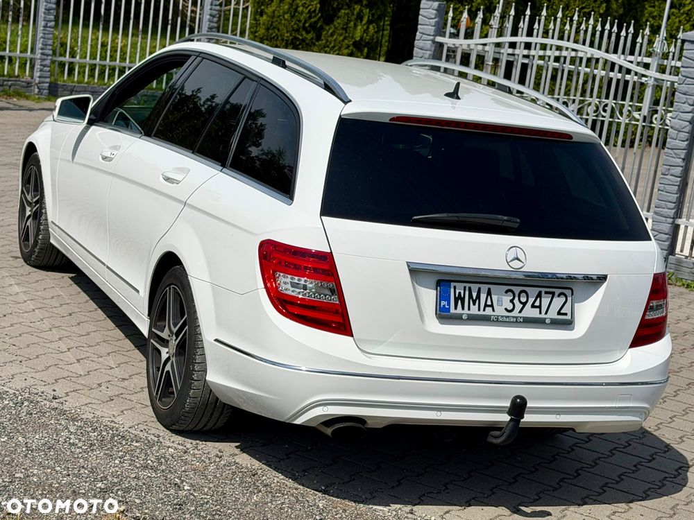 Mercedes-Benz Klasa C 200 CGI BlueEFFICIENCY - 23