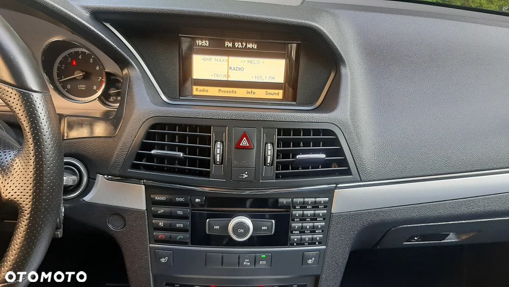 Mercedes-Benz Klasa E 200 BlueEFFICIENCY 7G-TRONIC Avantgarde - 21