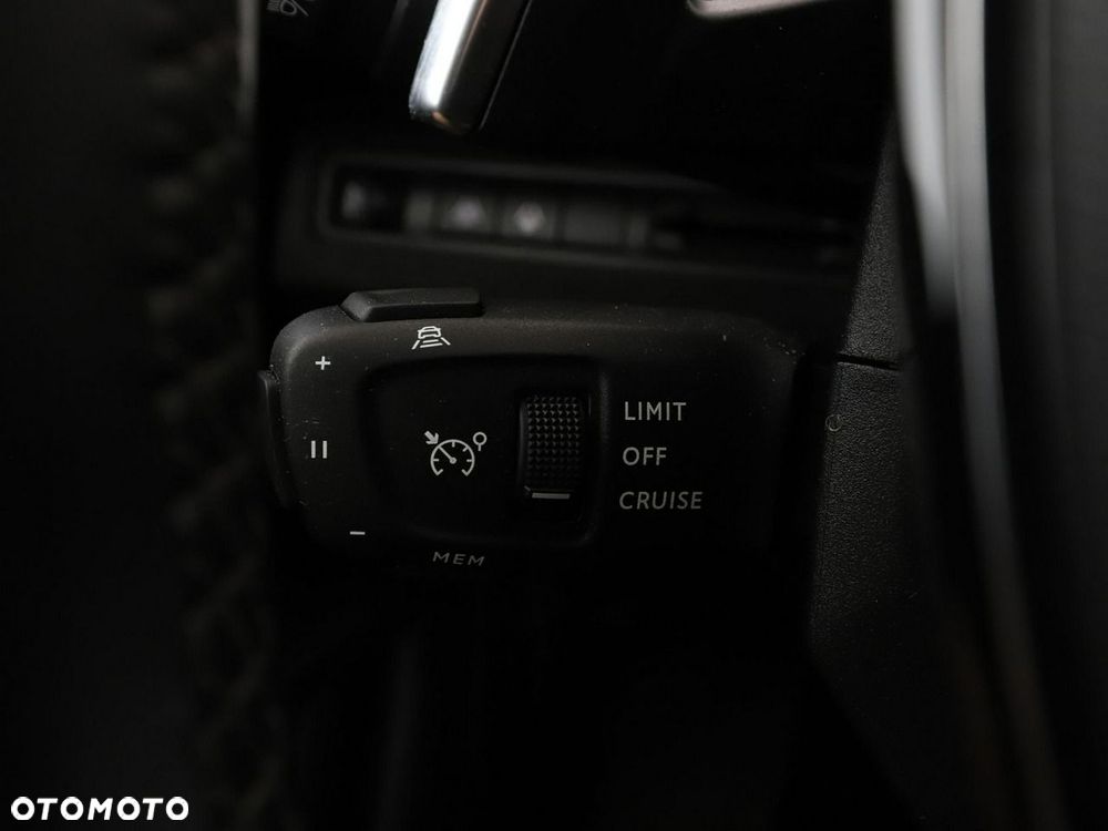 Peugeot 3008 1.2 PureTech Allure Pack S&S EAT8 - 37