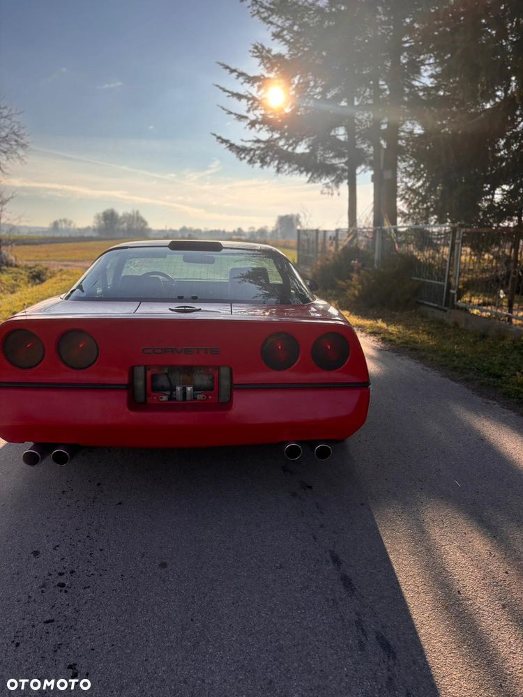 Chevrolet Corvette - 3