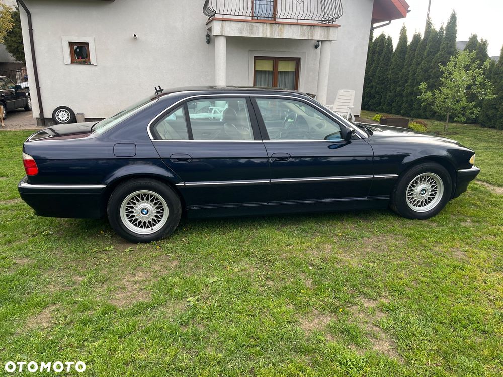 BMW Seria 7 740i - 6