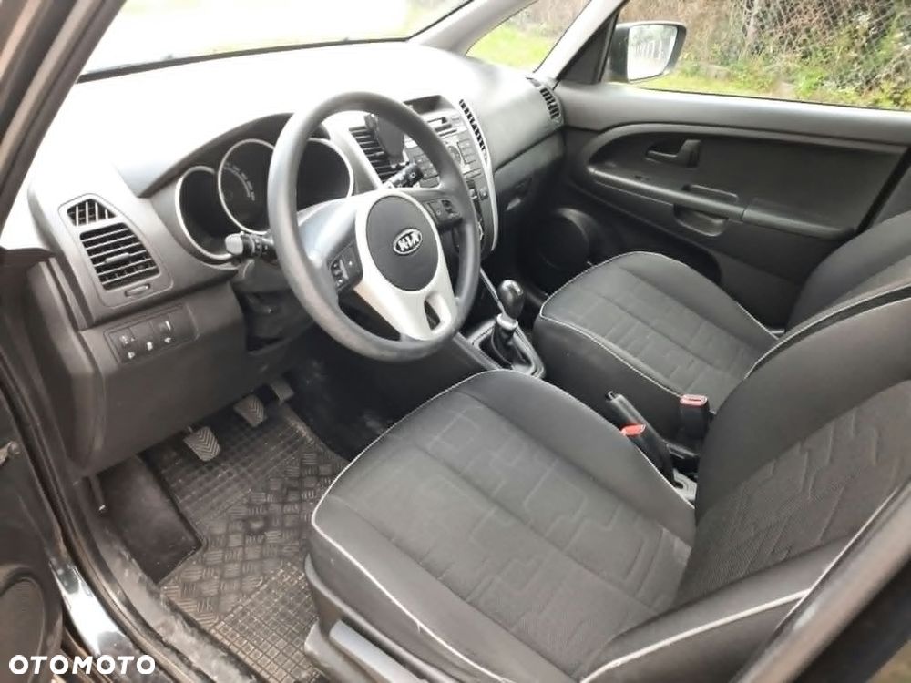 Kia Venga - 4