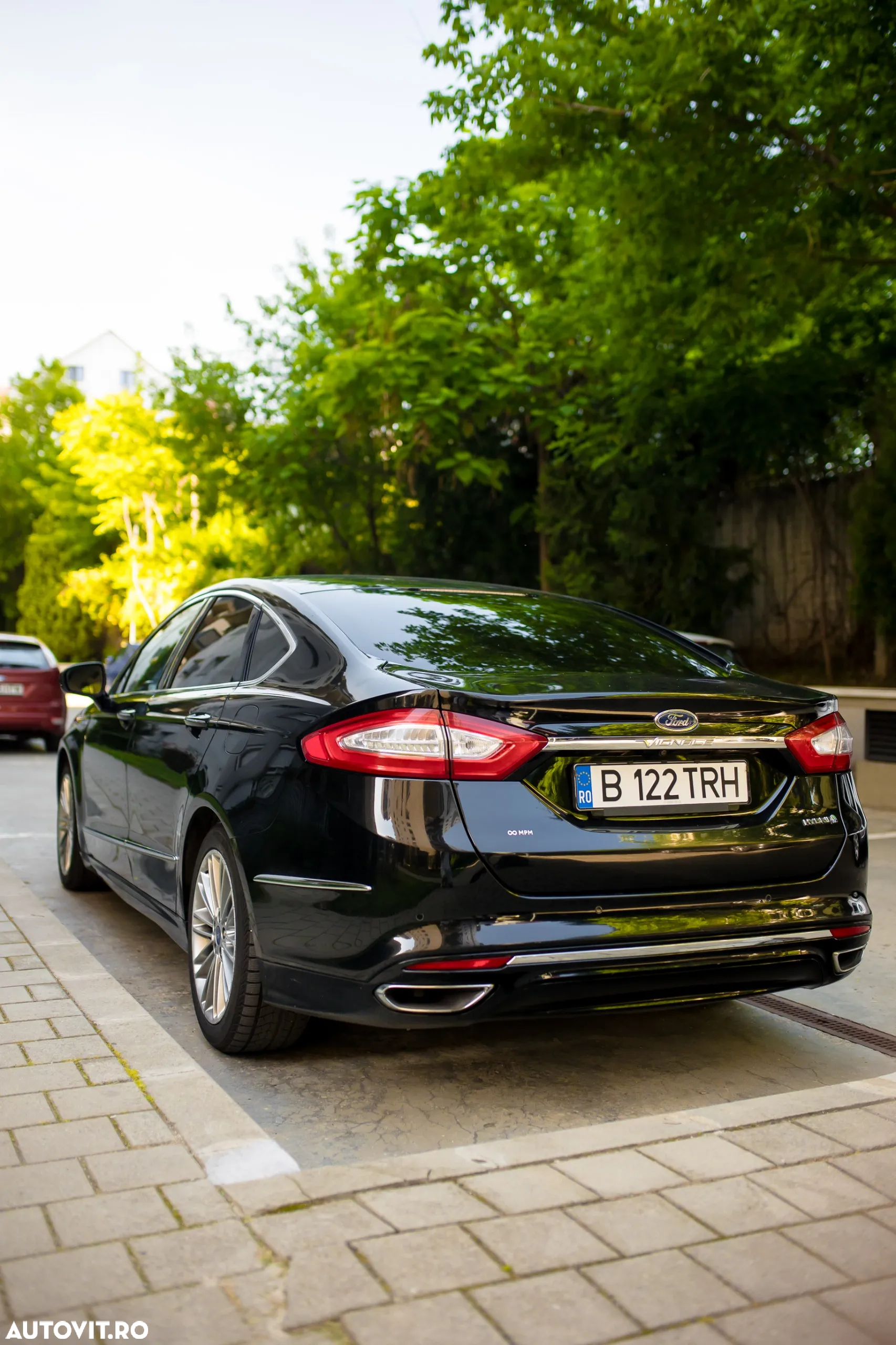 Ford Mondeo 2.0 HEV Vignale - 11