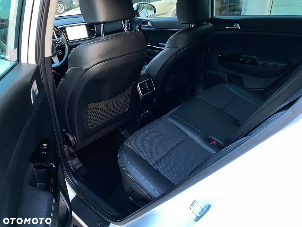 Kia Sportage 1.6 GDI Black Edition 2WD - 38