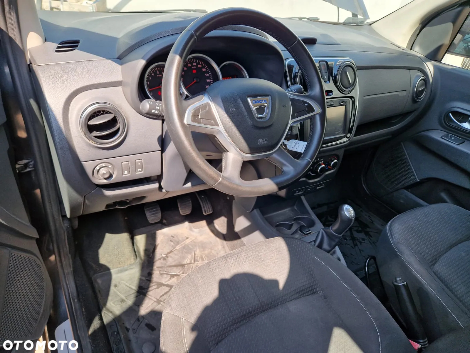Dacia Lodgy 1.6 SCe Laureate S&S - 15