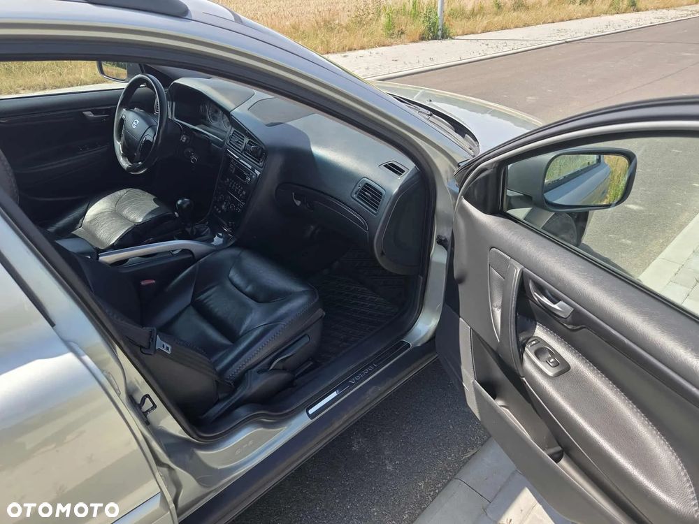 Volvo XC 70 2.5T AWD Momentum - 13