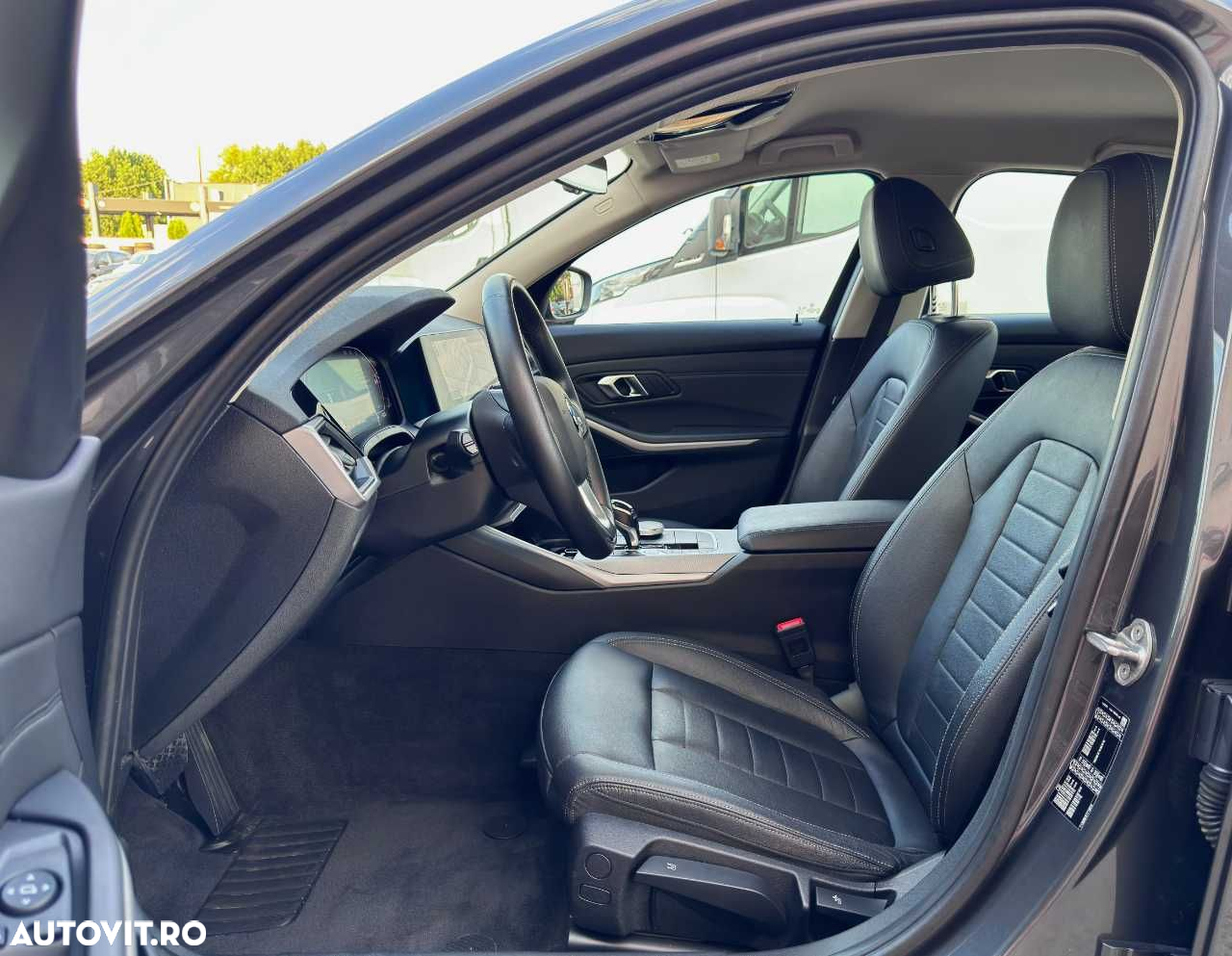 BMW Seria 3 318i AT - 15