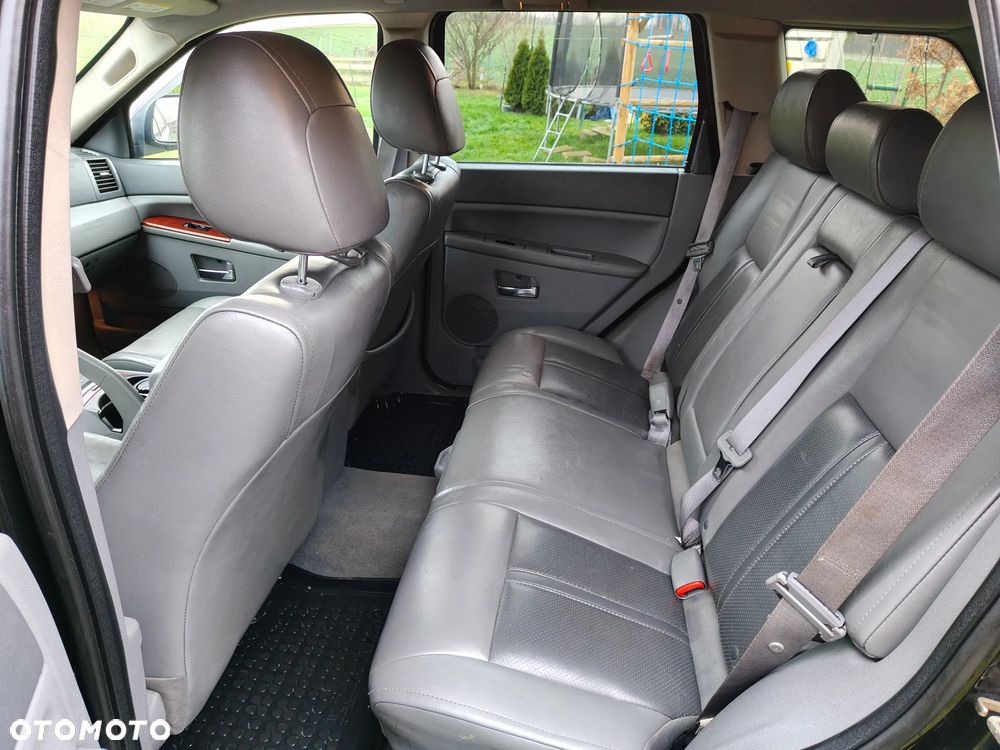 Jeep Grand Cherokee - 13