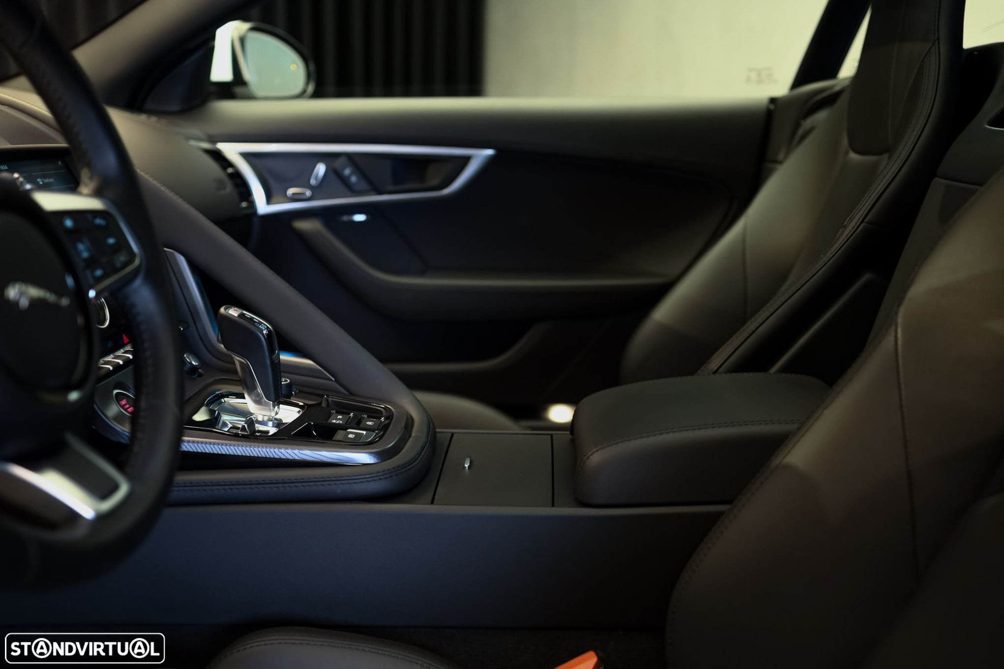 Jaguar F-Type 2.0 i4 R-Dynamic - 41