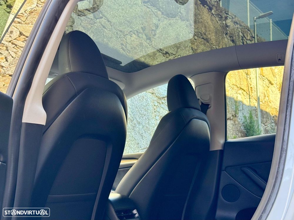 Tesla Model Y Standard - 27