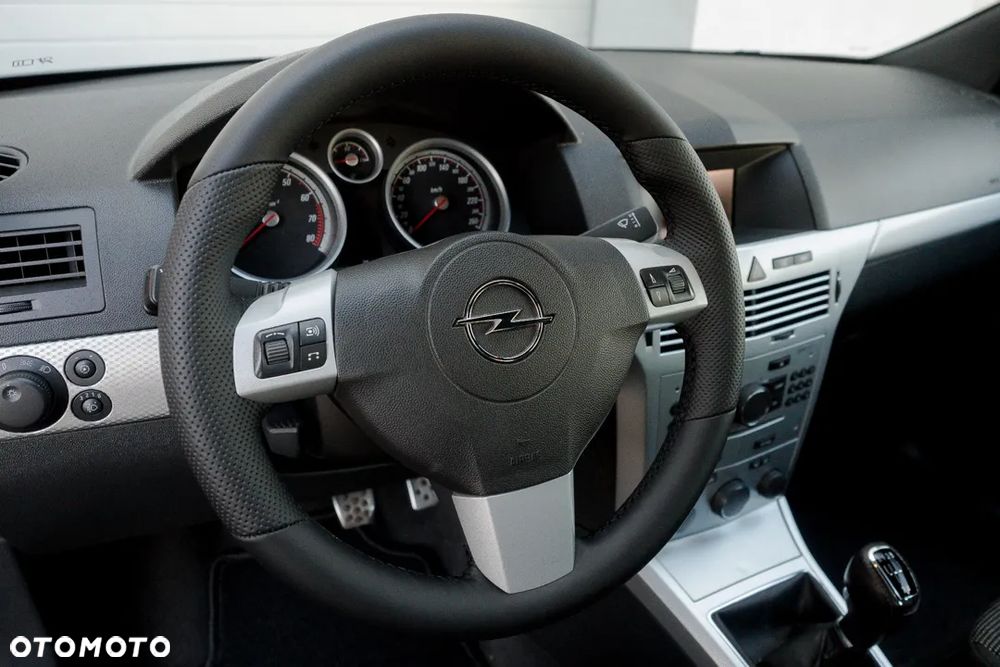 Opel Astra III GTC 1.8 Sport - 15