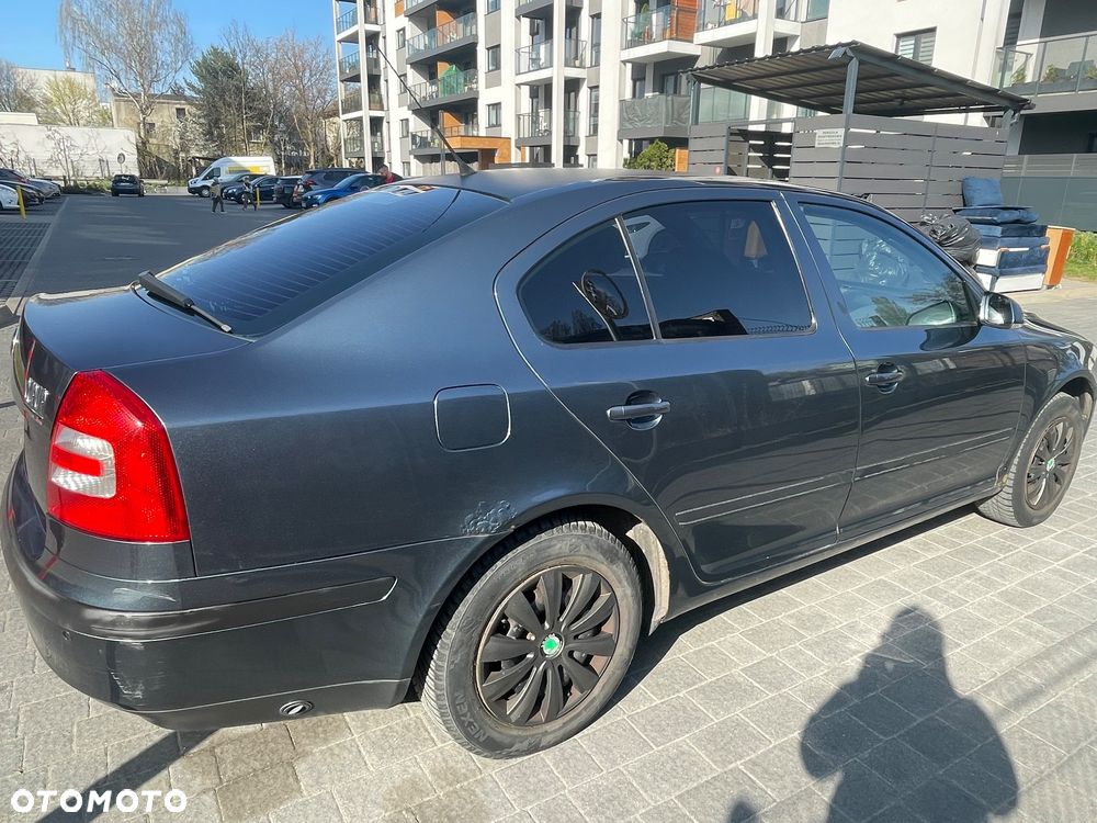 Skoda Octavia 1.6 Ambiente - 8