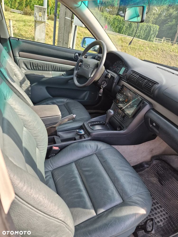 Audi A4 Limousine - 5