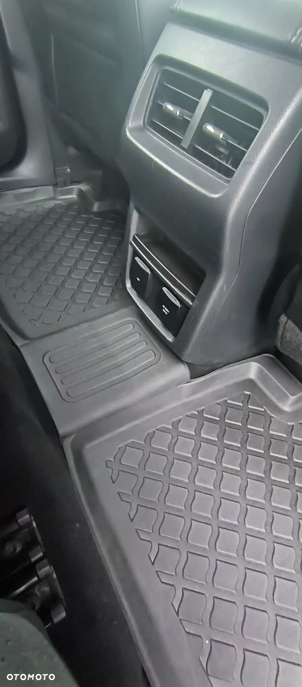 Ford S-Max - 13
