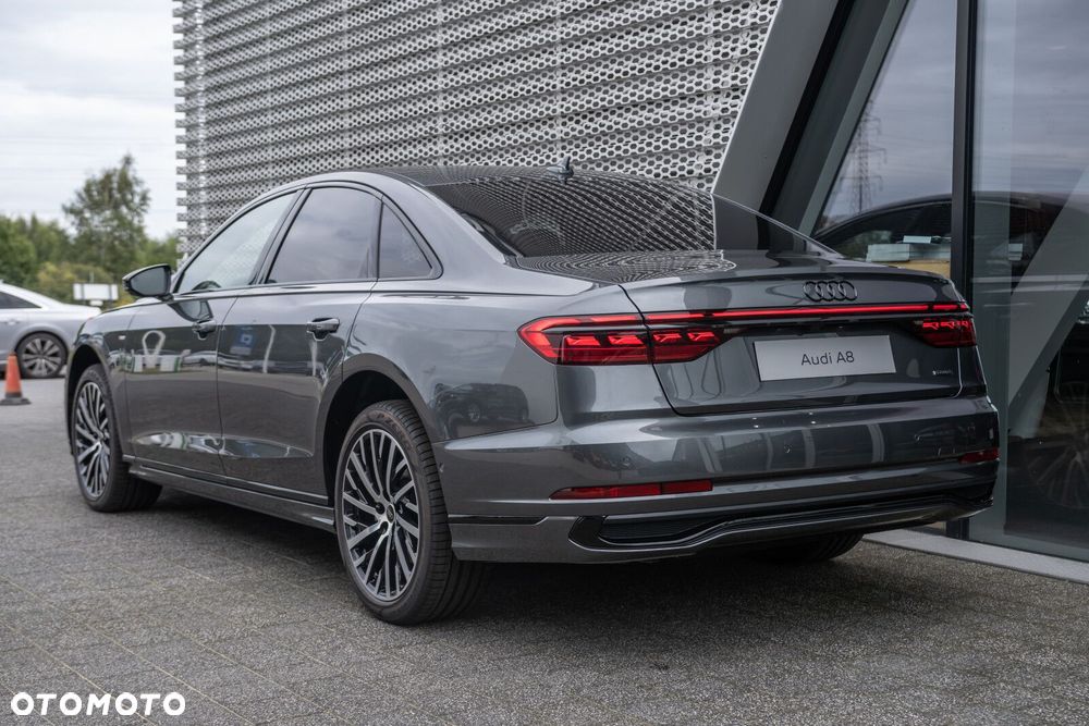 Audi A8 - 4