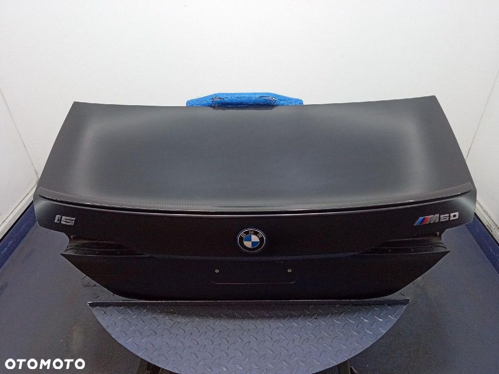 BMW I5 M60 G60 23- TYLNA KLAPA BAGAŻNIKA C64 FROZEN DEEP GREY METALLIC - 2