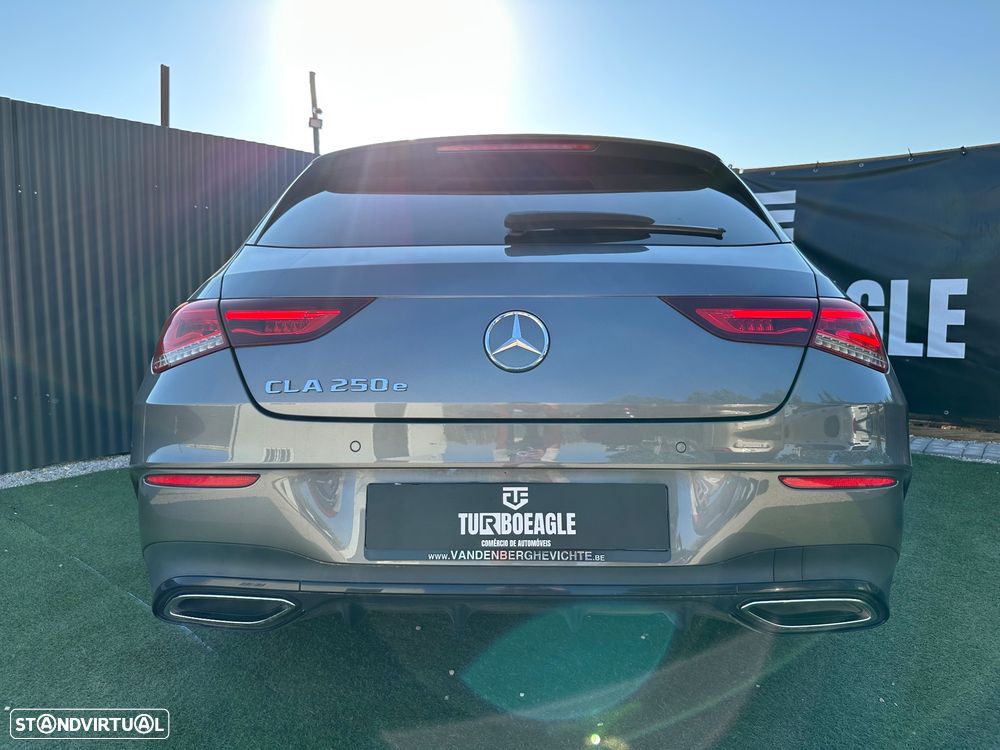 Mercedes-Benz CLA 250 e 8G-DCT AMG Line - 3
