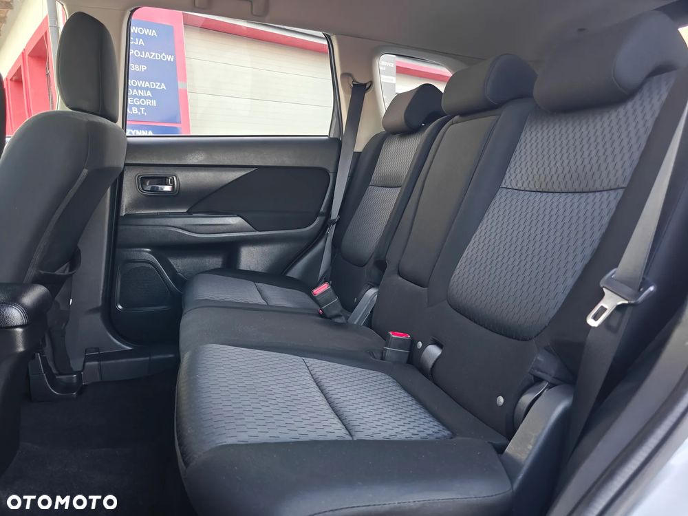 Mitsubishi Outlander 2.2 DI-D 2WD Invite - 30