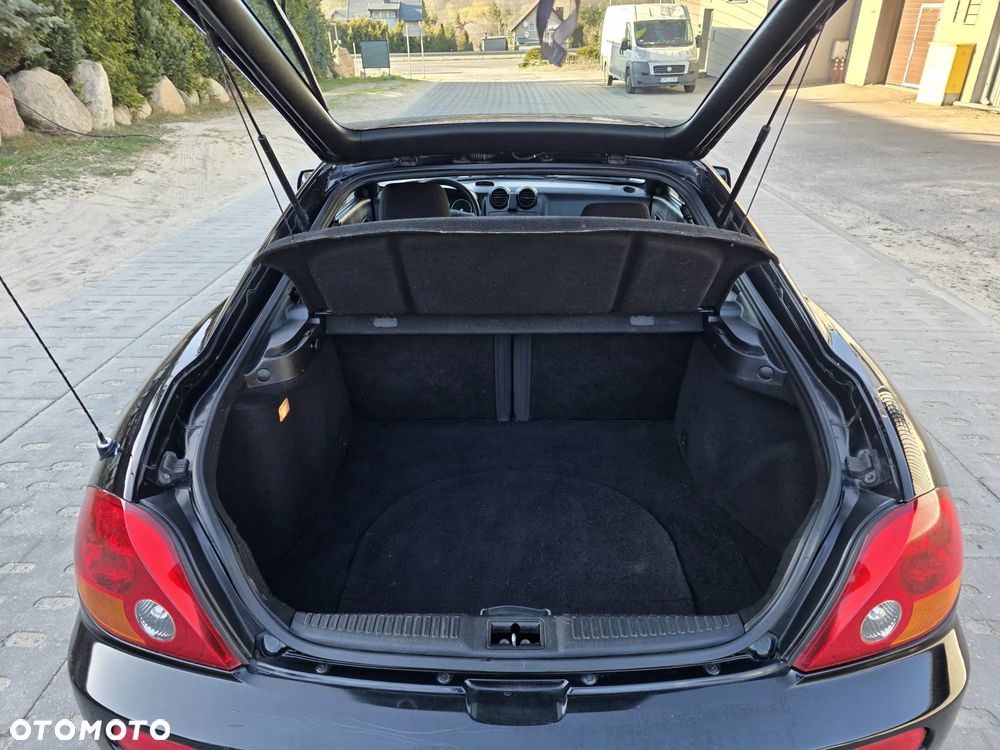 Hyundai Coupe 1.6 16V - 10