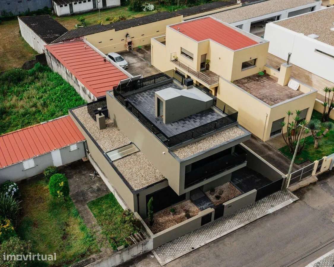 Moradia T3+1 junto à praia - Grande imagem: 2/24