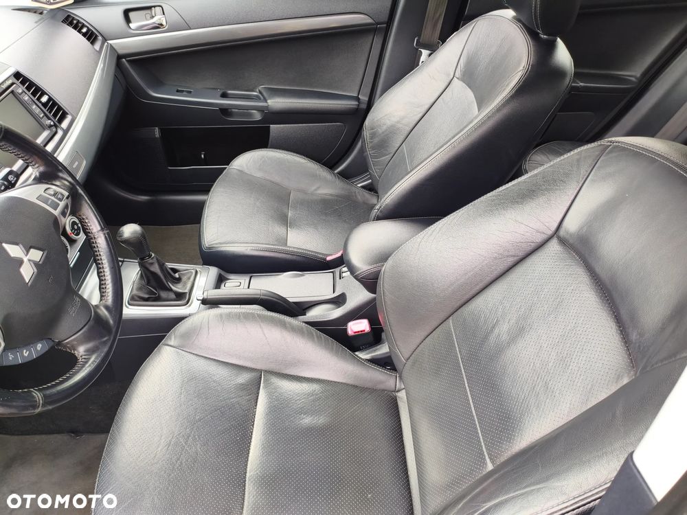 Mitsubishi Lancer 1.8 Instyle NAVI - 23