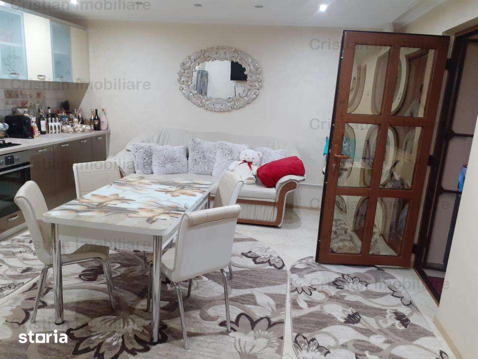 SUPER VILA 2018  P+M + SPATIU COMERCIAL 400mp. MOBILAT, Chercea - Imagine principală: 5/20
