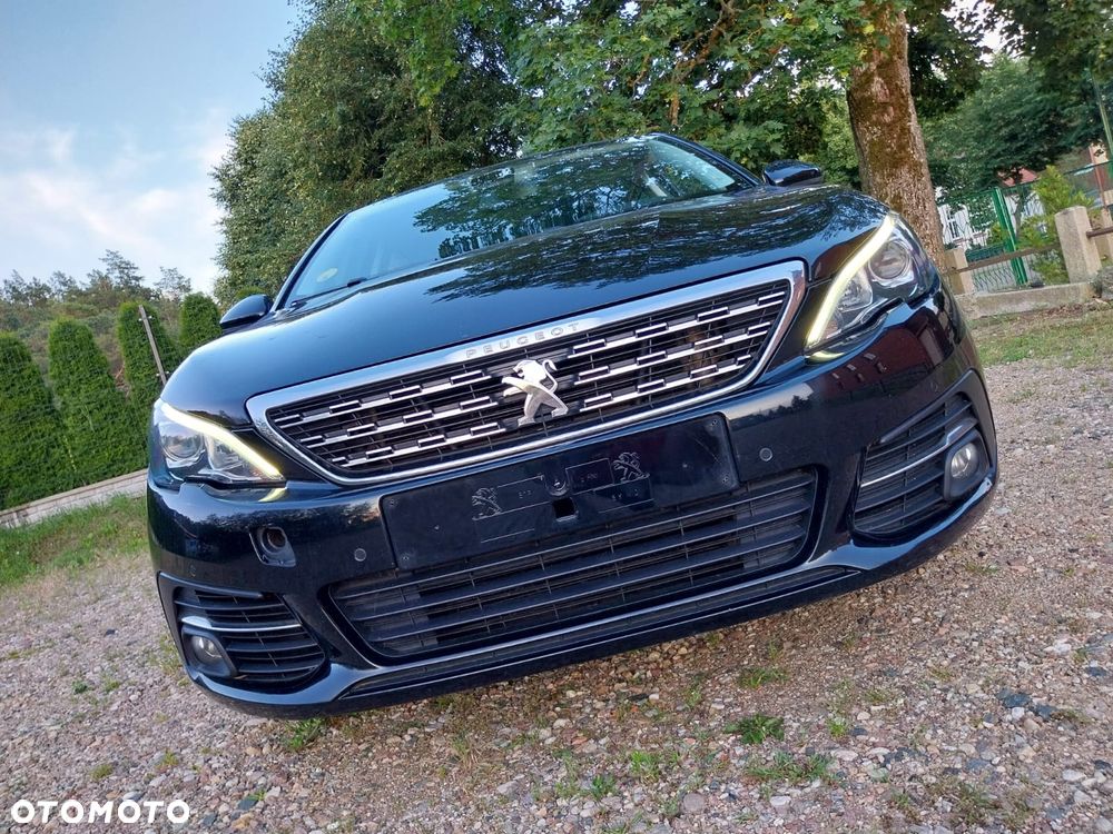 Peugeot 308 BlueHDi 130 Stop & Start Allure Business-Paket - 4