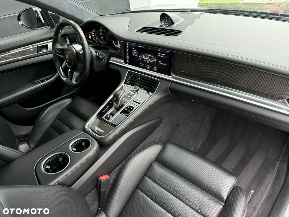 Porsche Panamera Turbo - 17