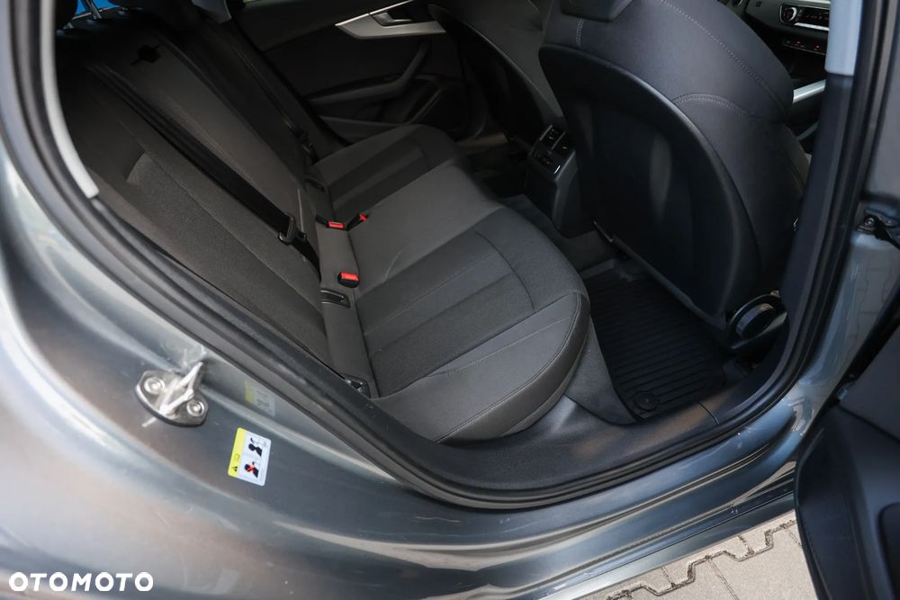 Audi A4 Avant 40 TDI quattro S tronic S line - 26