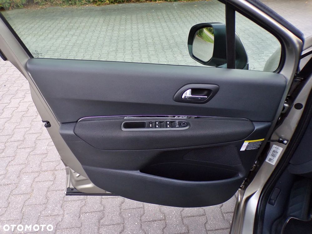 Peugeot 3008 HDi 150 Allure - 17