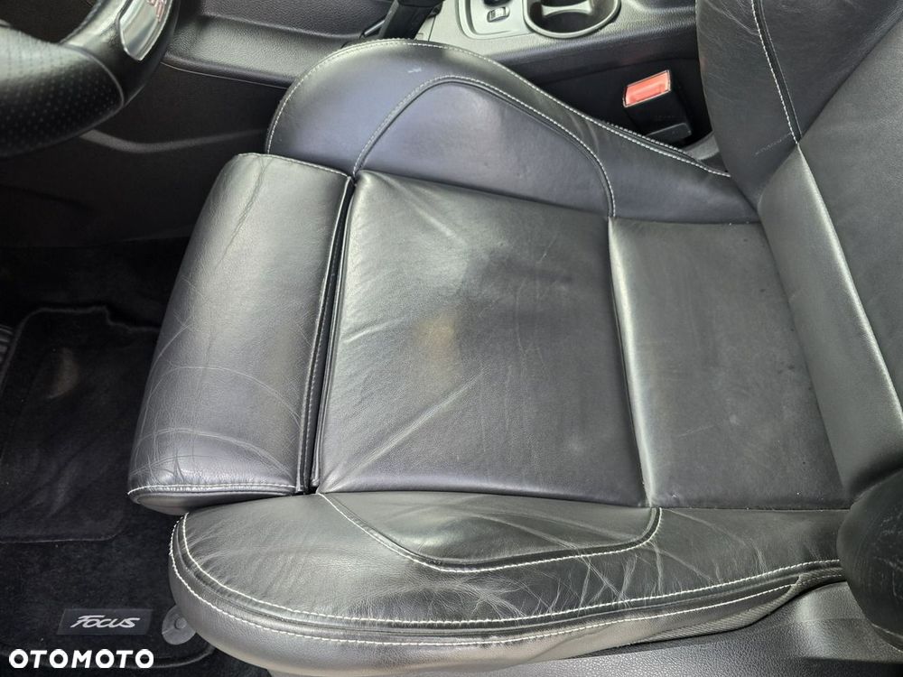Ford Focus 2.0 EcoBoost ST mit Leder-Sport-Paket - 26
